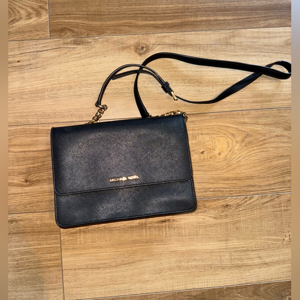 Michael Kors Elegant Black Crossbody Bag